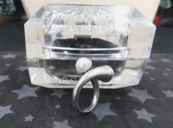 2 pearl twist ring good